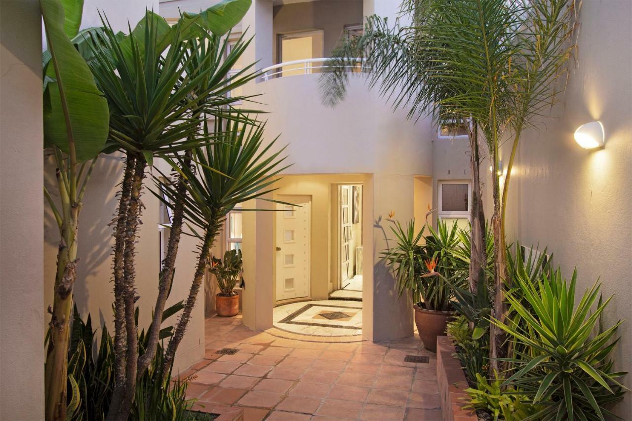 Villa 1 *